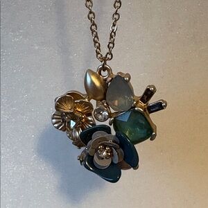 LOFT Gold and Blue Floral Cluster Necklace like new 🍀